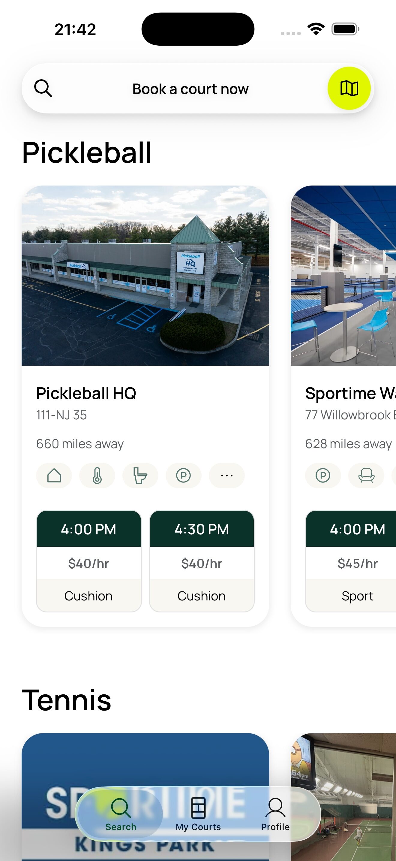 CourtsApp home screen showing available pickleball and tennis courts